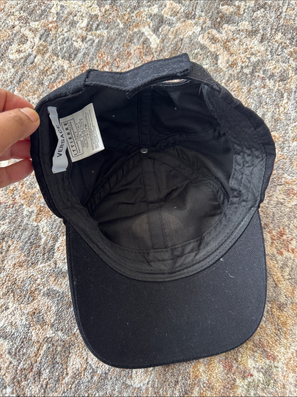 Versace hat - Picture 5 of 7